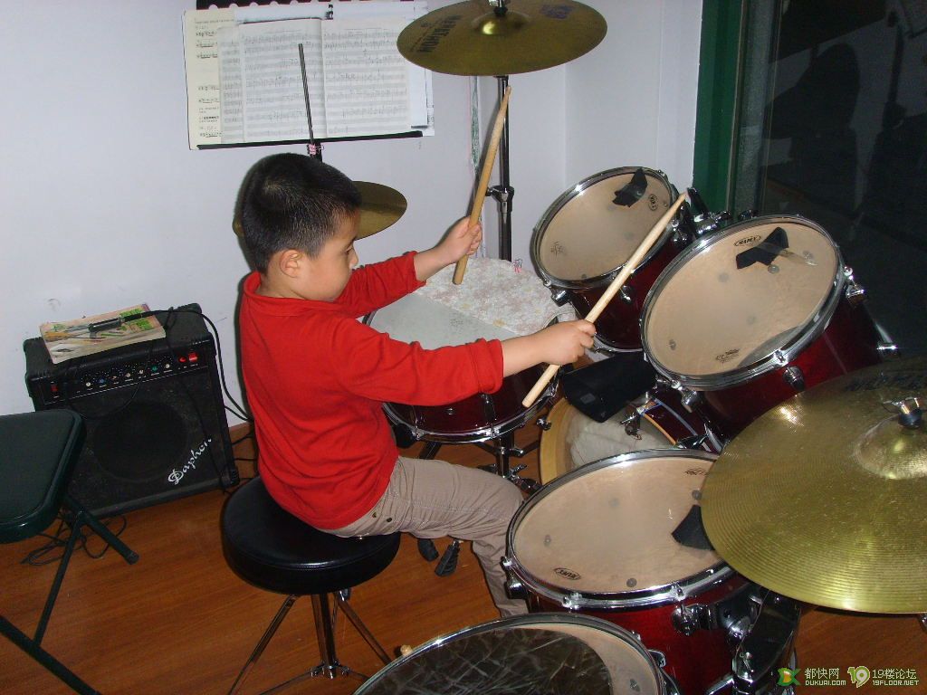 宝鸡市区哪里有可以学架子鼓的琴行?