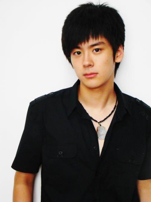 超级养眼的弟弟,魏哲鸣参加快乐男声.才20岁喔!(mm轻拍哦!