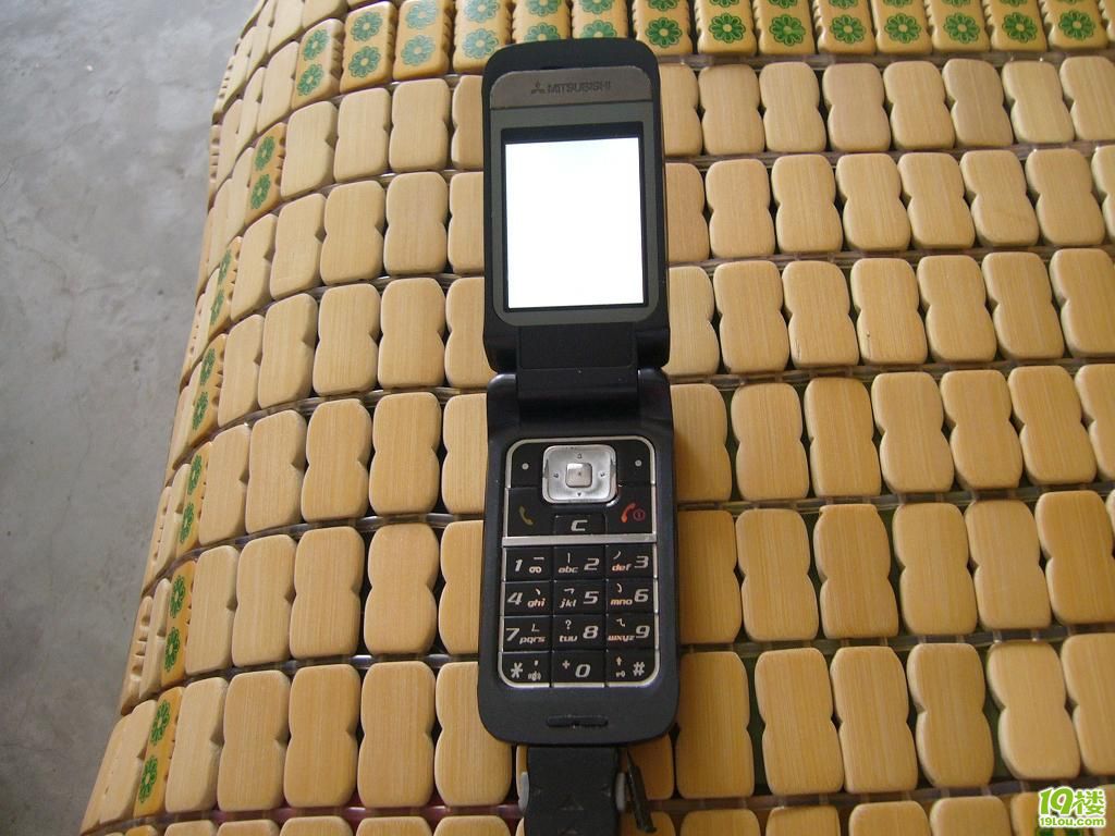 附照片:出一个自用三菱m800手机~(可换物)
